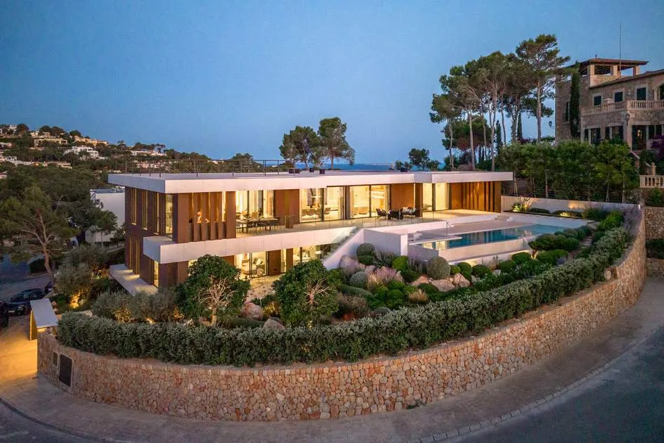 Stunning villa in a privileged location with sensational views