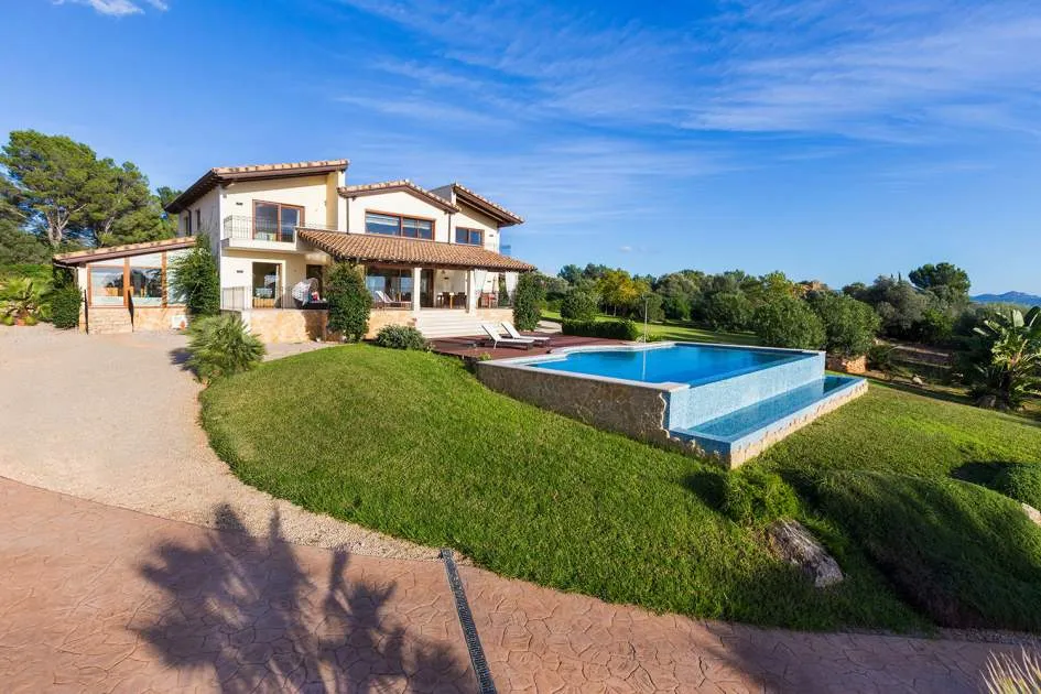 Beautiful sea view villa on a 8.000 m² plot