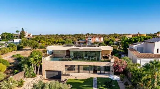 Sea view luxury villa in