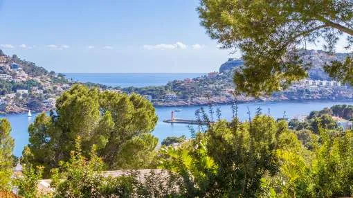 Montport: Spectacular villa in exclusive location with saltwater pool Montport: Spectacular villa in exclusive location with saltwater pool