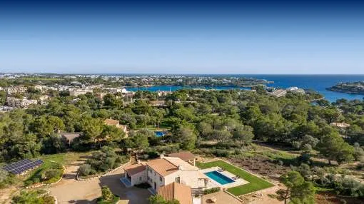 Unique location – Stylish natural stone finca with pool within walking distance of the beach and harbor