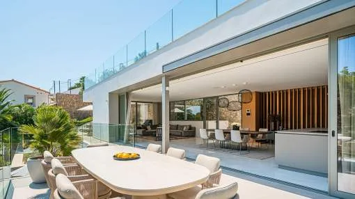 New-build villa in modern design with wellness floor