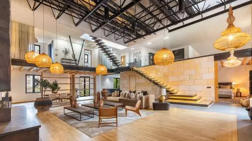 Exceptional loft apartment with historical character