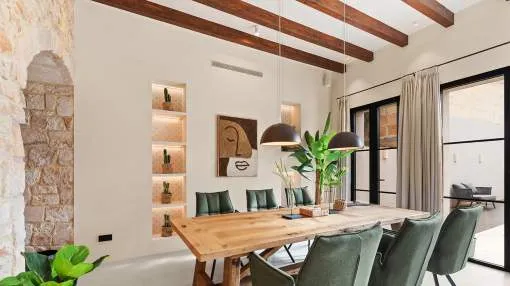 Stylish designer townhouse with pool, panoramic roof terrace and garage