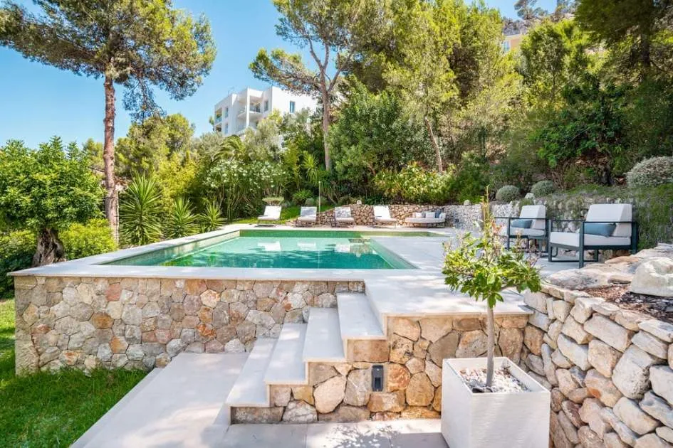 Cala Moragues – Completely renovated villa with a large pool offering complete privacy