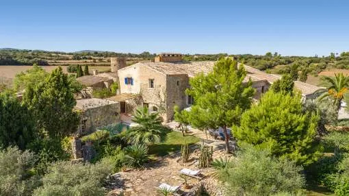 Romantic finca property with lots of charm, pool and fantastic views of Sant Salvador