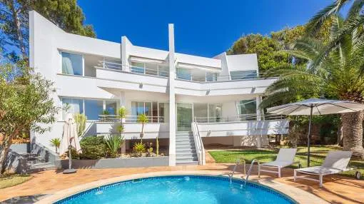 Architect villa with stunning views in an upscale residential area