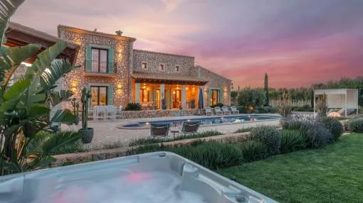 Exclusive finca with its own vineyard