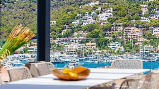 Exclusive, modern newly built villa with harbour and panoramic views