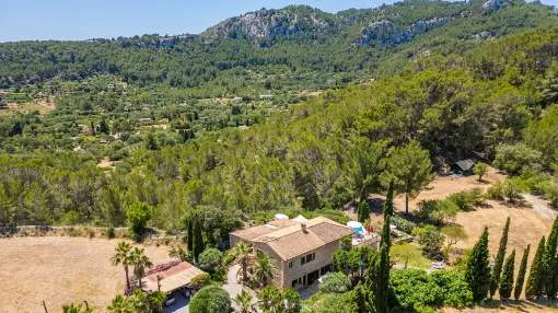 Country estate on 18,191 sqm plot in a dream location