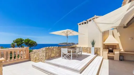 Exclusive duplex penthouse in a frontline complex