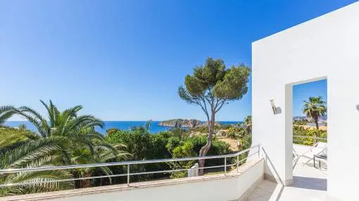 Architect villa with stunning views in an upscale residential area Architect villa with stunning views in an upscale residential area