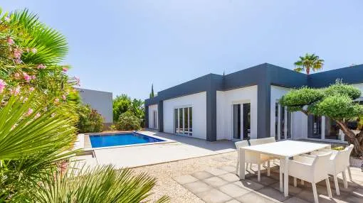 Modern bungalow villa with stunningoutdoor area Modern bungalow villa with stunningoutdoor area