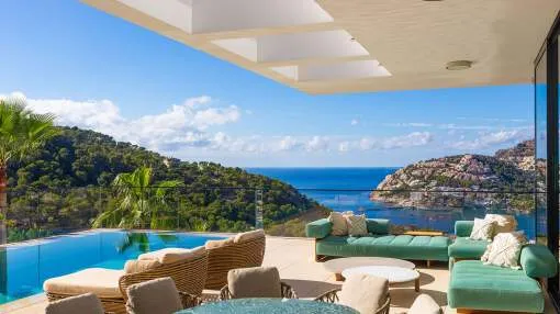 Top-class villa with fantastic sea views