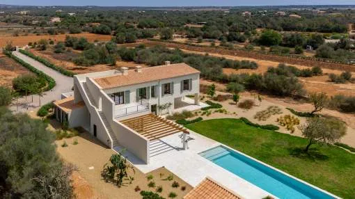 Beautiful newly built finca with pool and far-reaching views as far as Cabrera near Beautiful newly built finca with pool and far-reaching views as far as Cabrera near