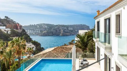 Cala Moragues: Modern sea view villa with top facilities
