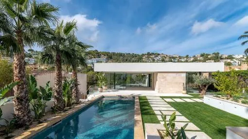 Imposing designer villa in exclusive residential area
