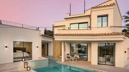 Exclusive sea view villa in best residential area