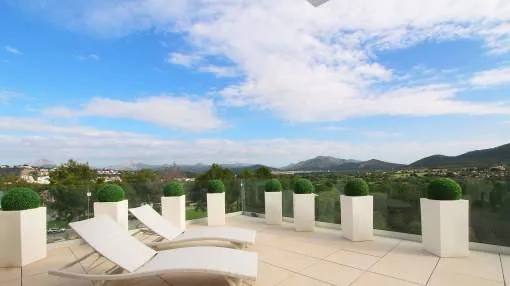 Exclusive penthouse with panoramic views close to the centre