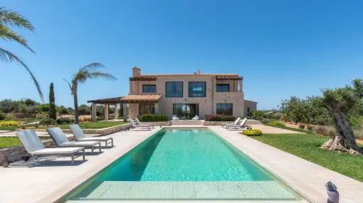 Exclusive luxury finca with private pool and stunning sea views in a prime location of