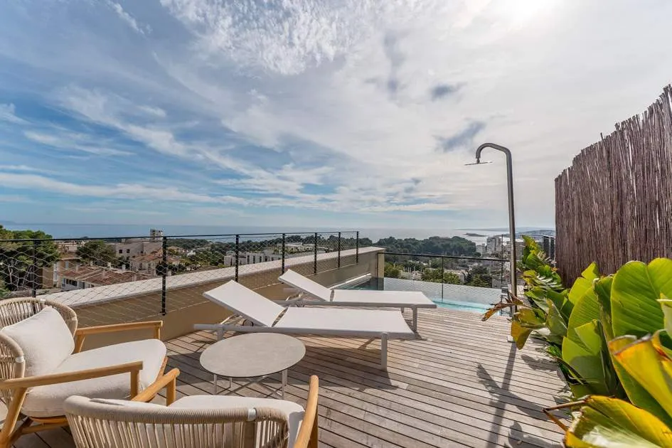 Stunning duplex penthouse in top location close to the harbour