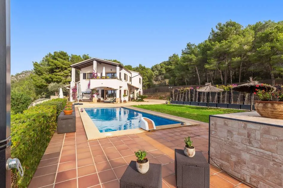 Countryside villa with beautiful panoramic views