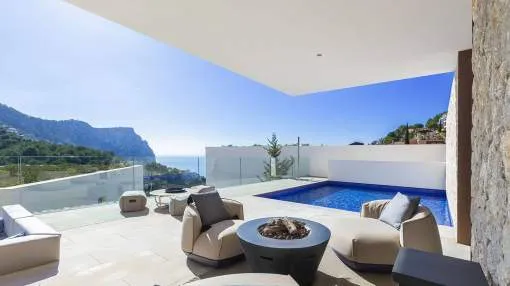 Exclusive sea view villa with private pool in luxury residence