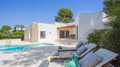 Luxurious villa in excellent residential area