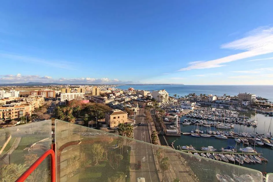 Spacious apartment with magnificent views at the Portixol marina
