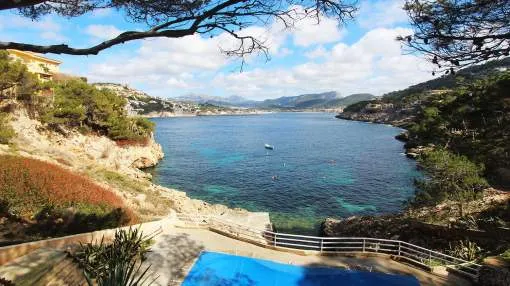 La Mola: Investment property in 1st sea line La Mola: Investment property in 1st sea line