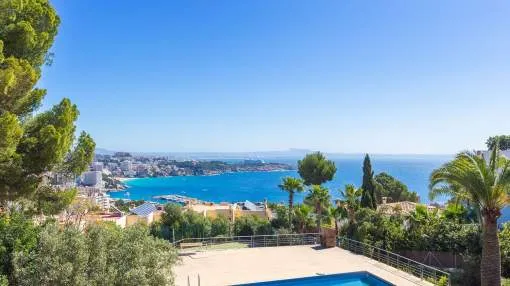 Luxury villa in privileged location with tennis court and stunning views