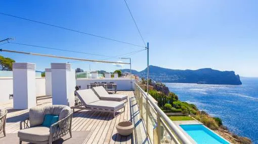 Modern penthouse with spectacular roof terrace in 1st sea line Modern penthouse with spectacular roof terrace in 1st sea line